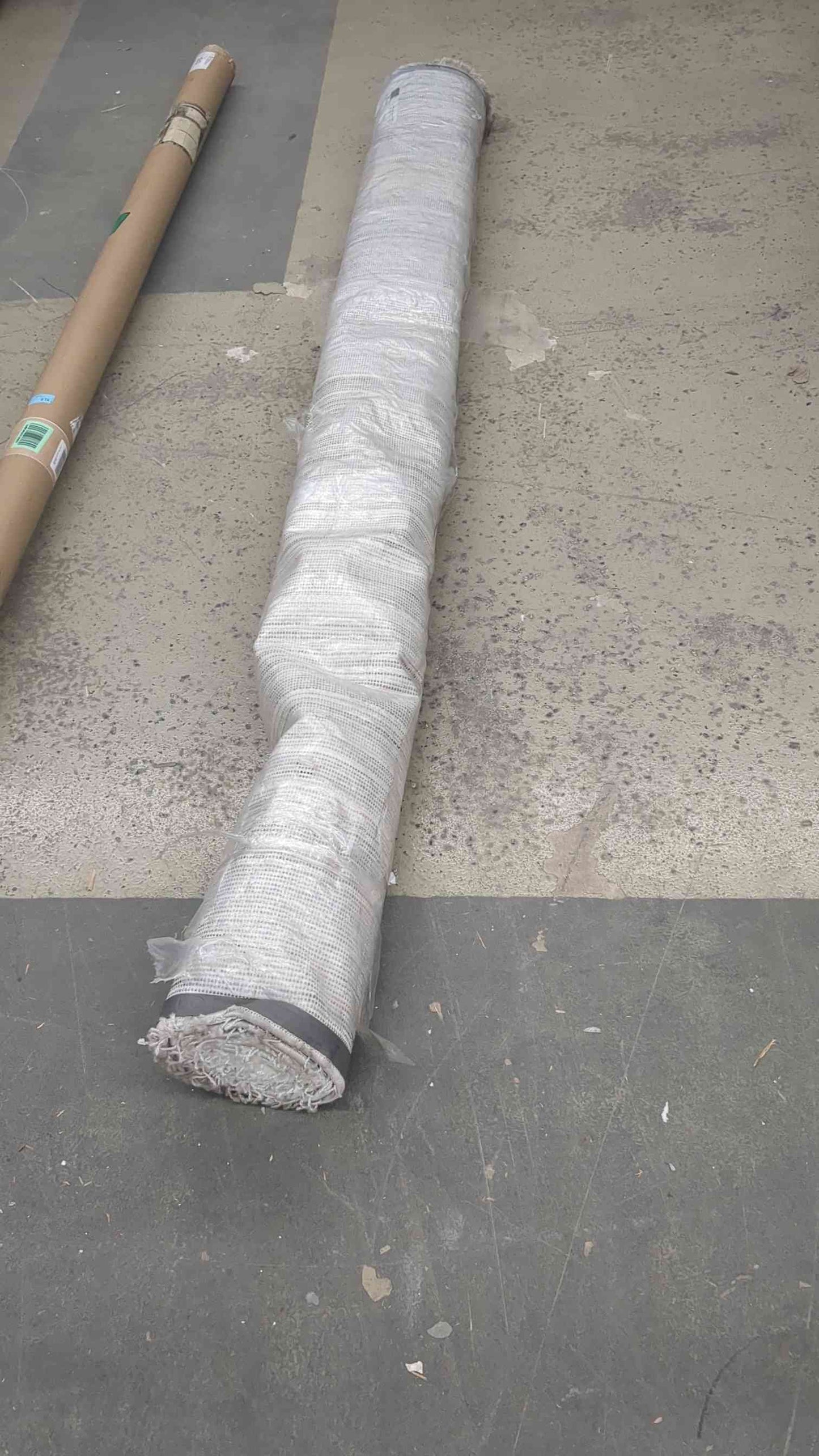 Unique Loom Solid Shag Collection Area Rug (5' 3" x 8' Rectangle, Cloud Gray)