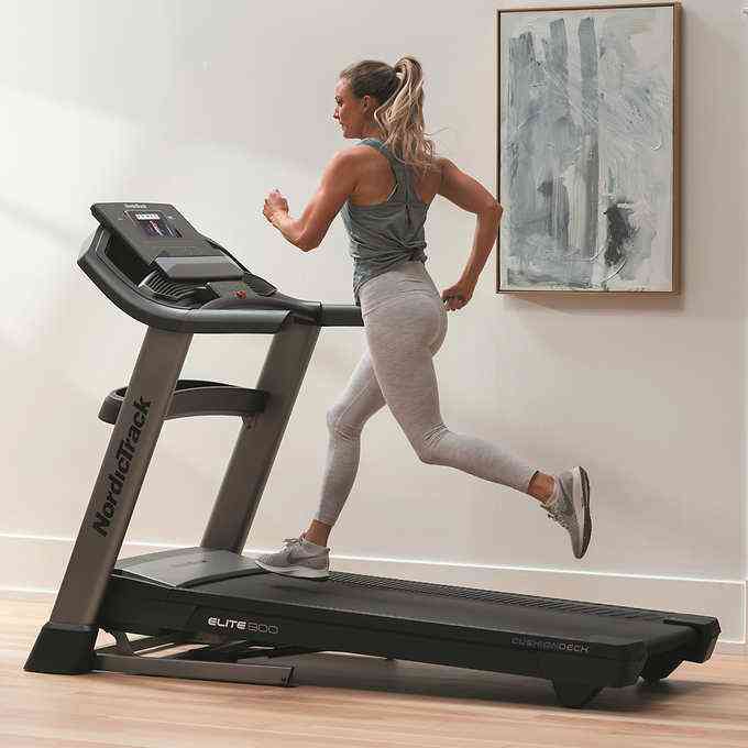 NordicTrack Elite 900 Treadmill